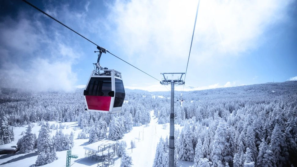 Gondola' Cable Car Ride is One of The Best Things to do in Kashmir